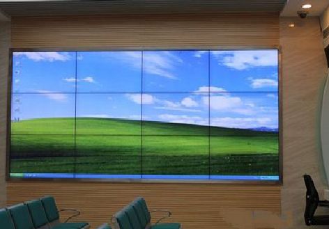 五峰液晶拼接屏的另类用法。