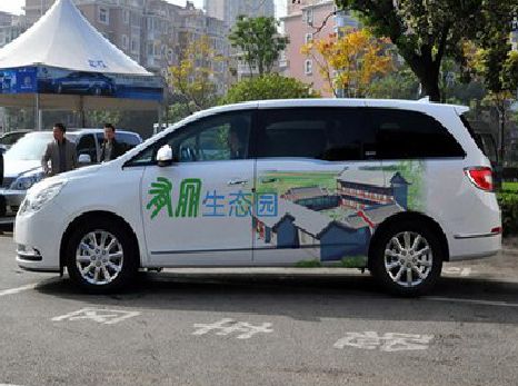 五峰户外车贴喷绘如何保持效果?